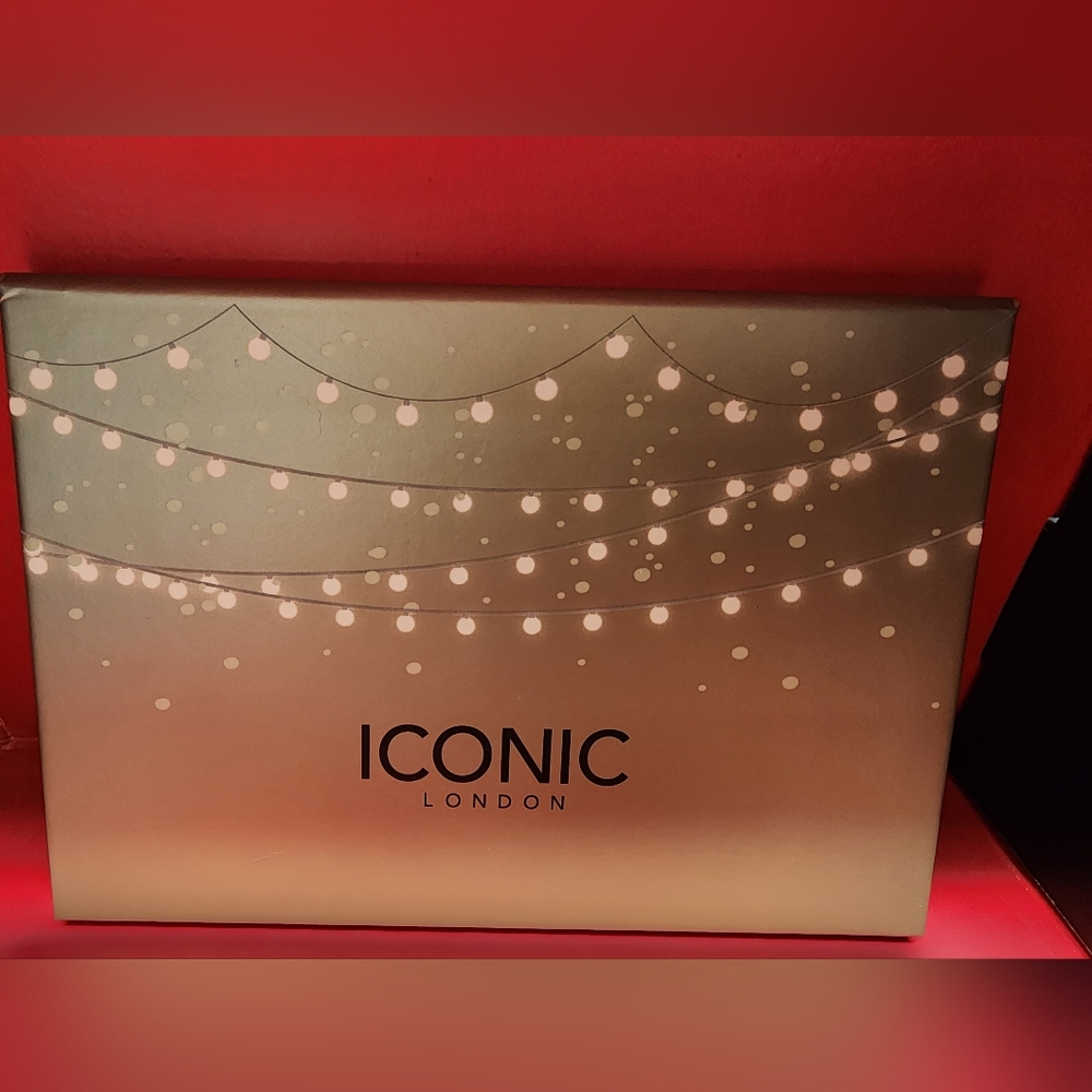 Iconic London Blaze Chaser Face Palette